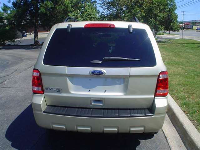 2011 Ford Escape XLT 4dr SUV